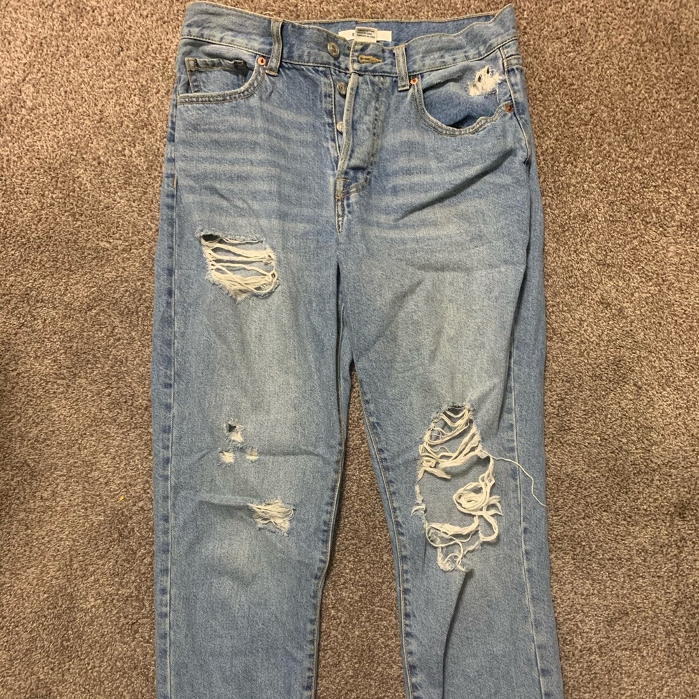 Boyfriend ripped jean